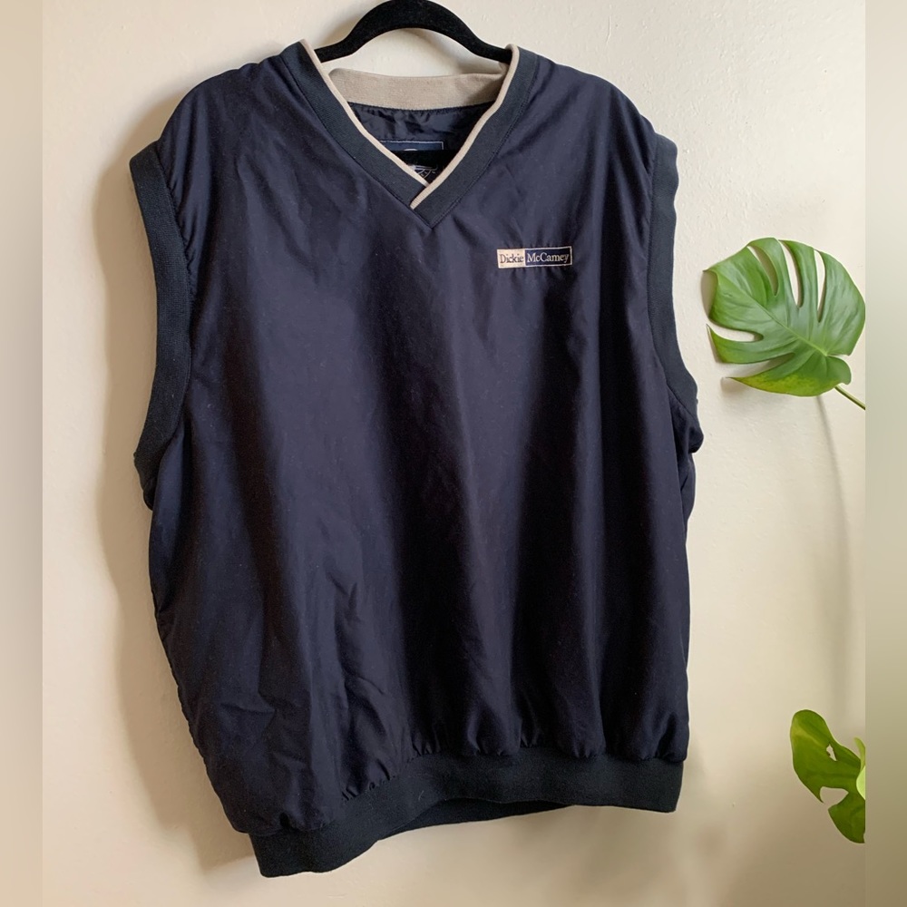 navy blue sleeveless pullover casual vest